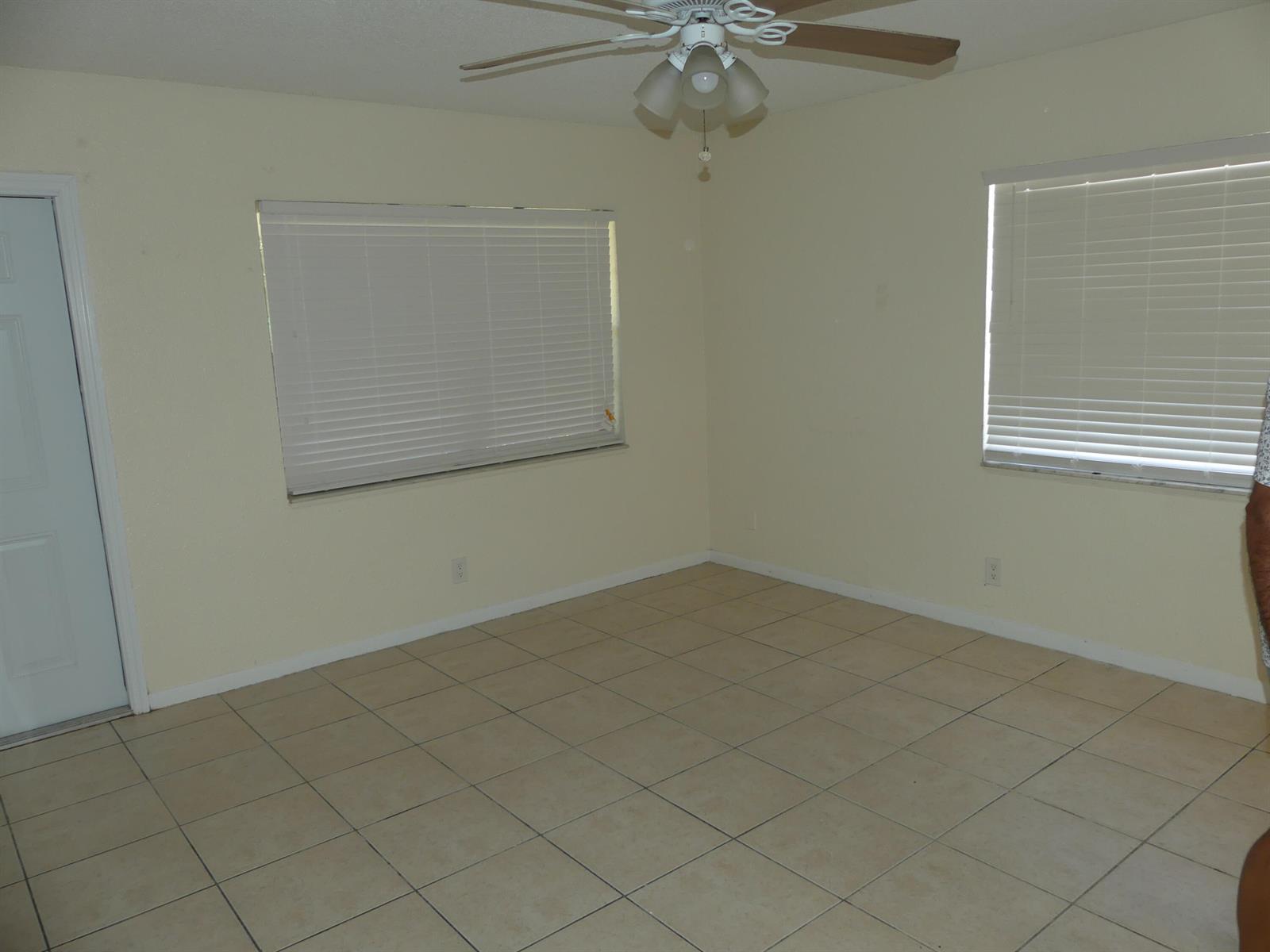 Ver detalles 1-3 / 0 1982 sq. ft. $ 2026-09-06 0 foto