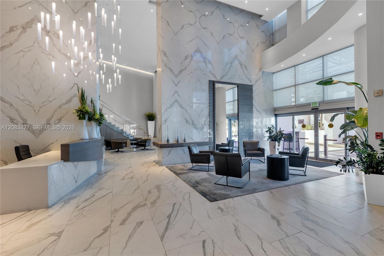 DIPLOMAT RESIDENCES LOBBY