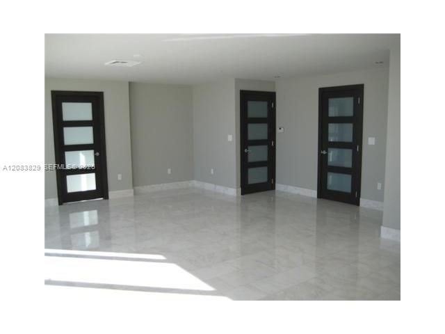 PH4402 3 / 5 2570 sq. ft. $ 2026-09-04 0 Photo