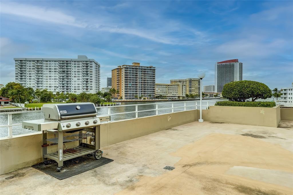 See details MS 2 / 2 1275 sq. ft. $ 2026-10-13 0 Photo