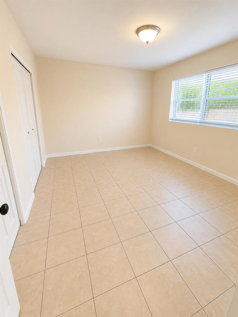 Ver detalles 1-4 / 0 2948 sq. ft. $ 2026-09-06 0 foto