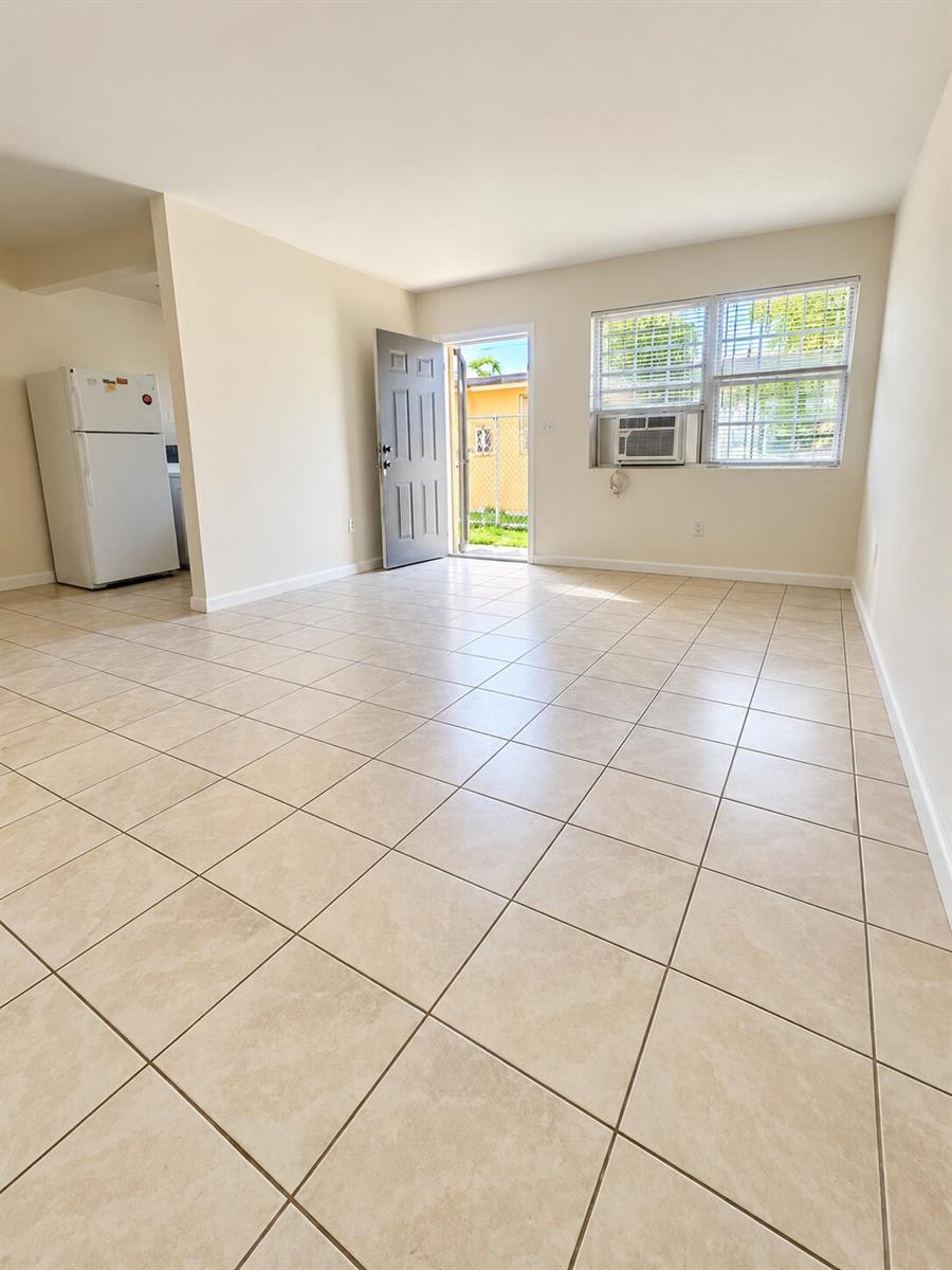 Ver detalles 1-4 / 0 2948 sq. ft. $ 2026-09-06 0 foto
