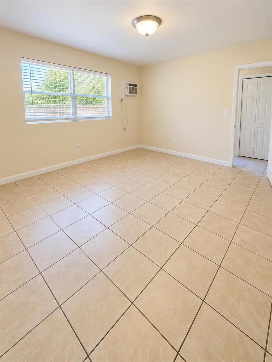 Ver detalles 1-4 / 0 2948 sq. ft. $ 2026-09-06 0 foto
