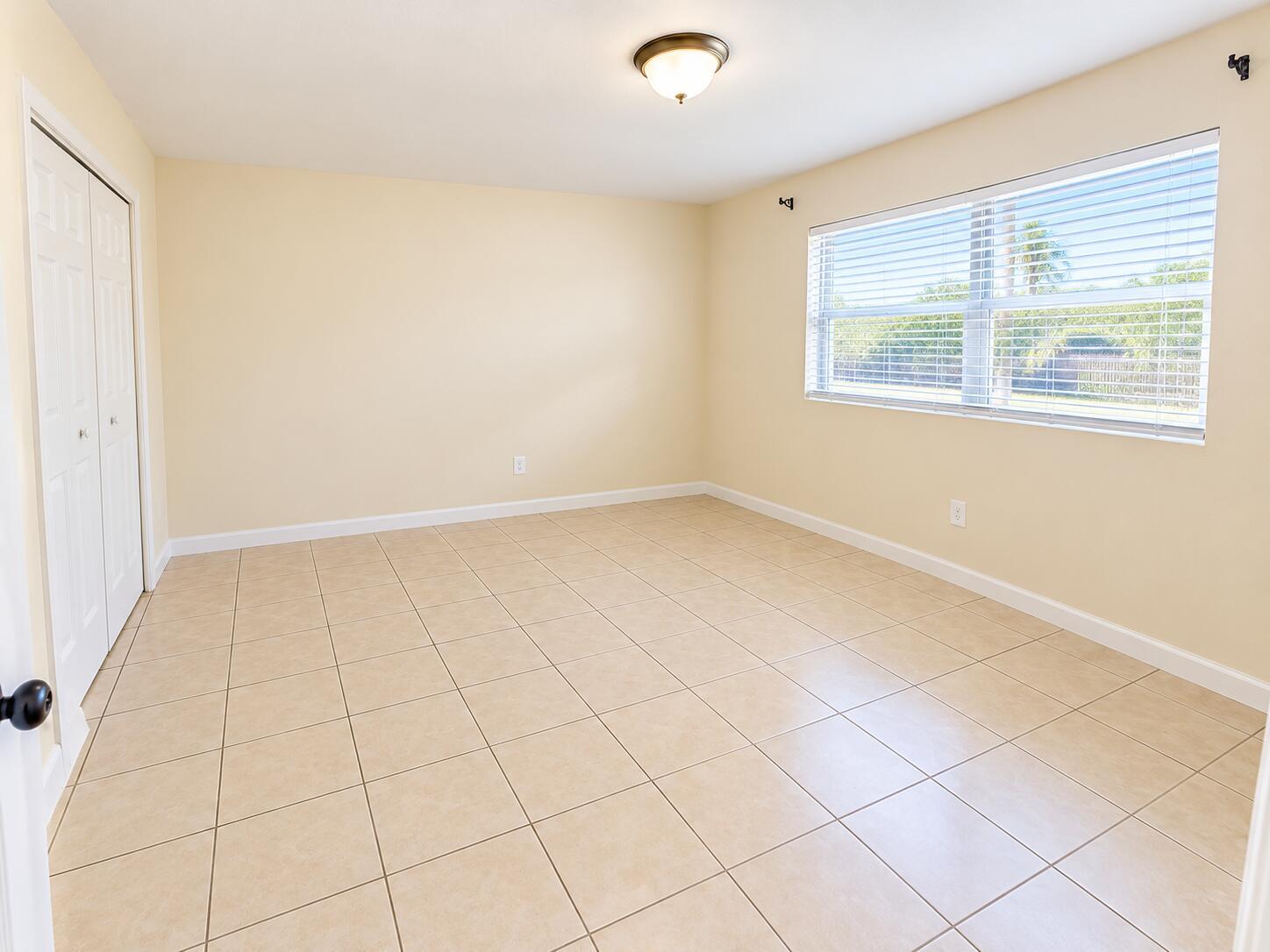 Ver detalles 1-4 / 0 2948 sq. ft. $ 2026-09-06 0 foto