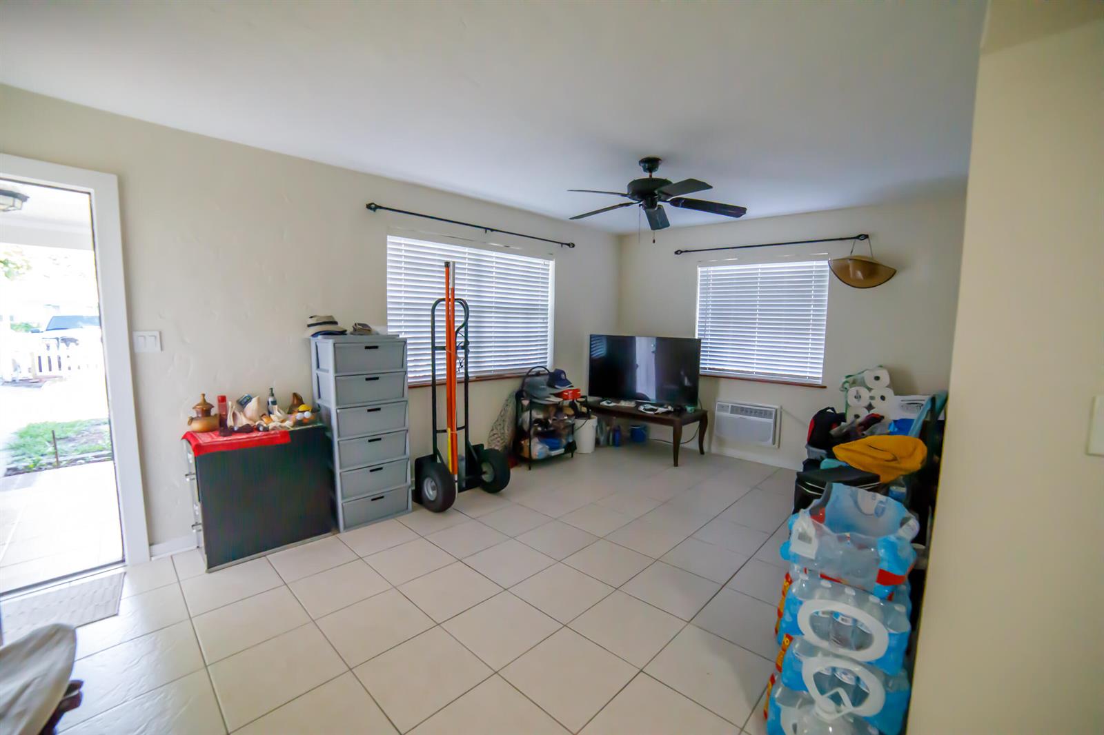   / 0 1240 sq. ft. $ 2026-10-07 0 Photo