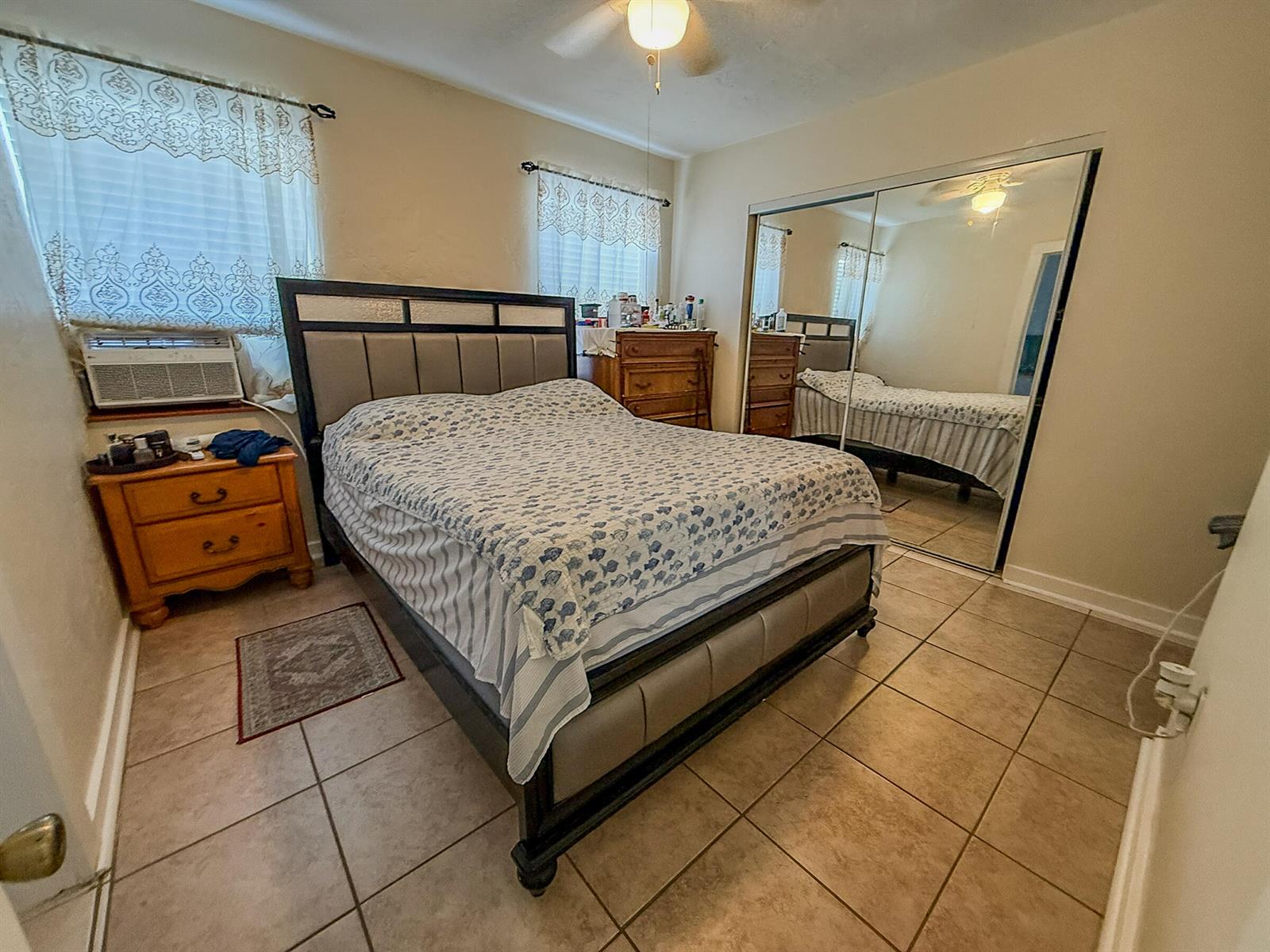   / 0 1240 sq. ft. $ 2026-10-07 0 Photo