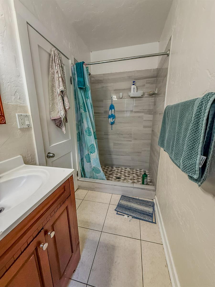   / 0 1240 sq. ft. $ 2026-10-07 0 Photo