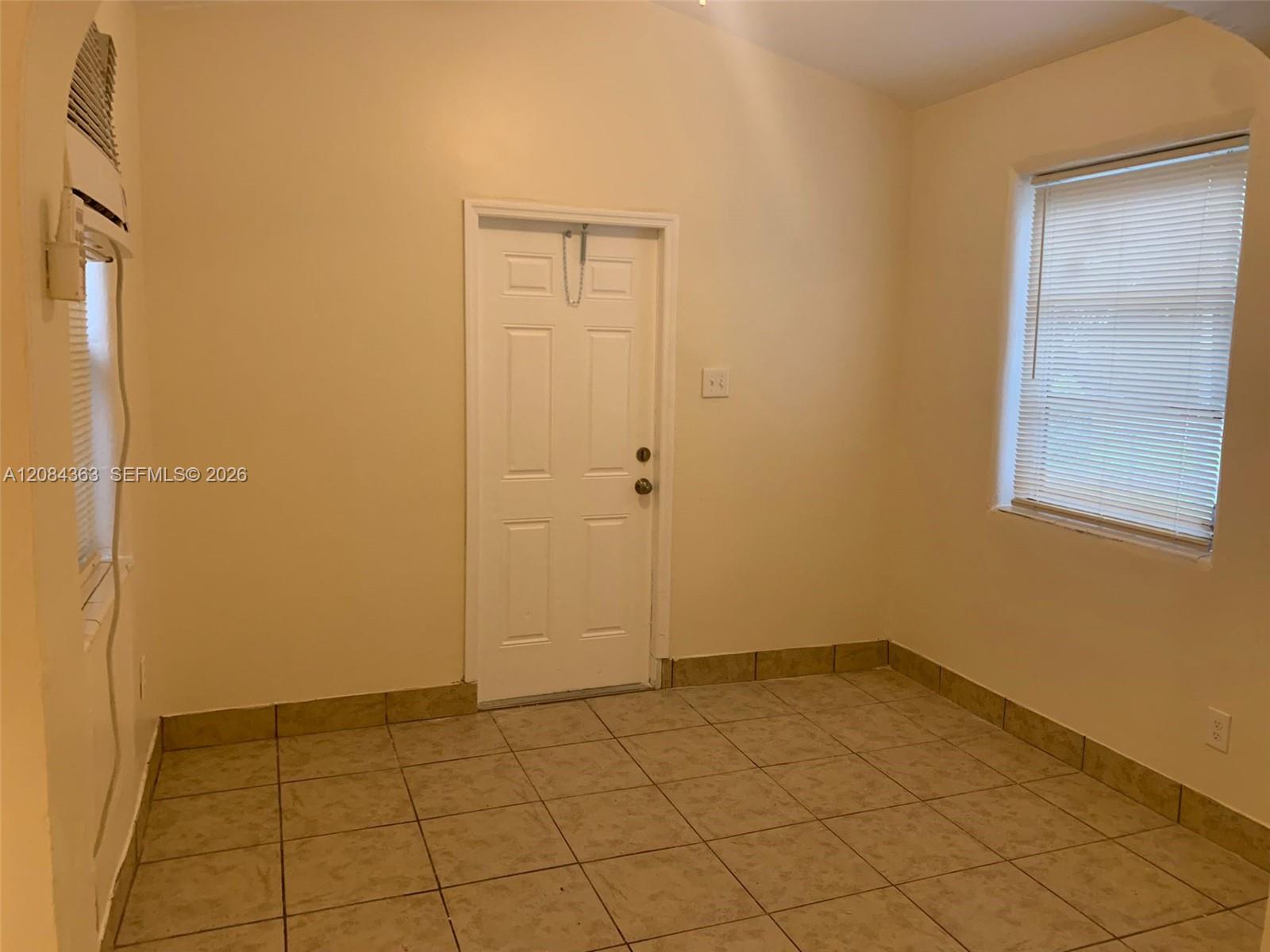 Ver detalles / 814 sq. ft. $ 2026-09-05 0 foto