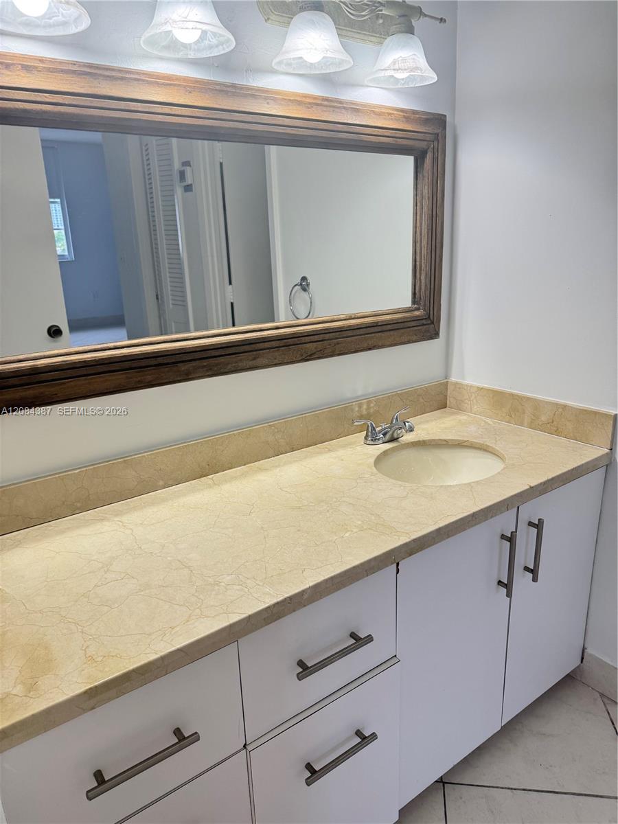 501 1 / 2 762 sq. ft. $ 2026-09-06 0 Photo