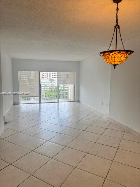 501 1 / 2 762 sq. ft. $ 2026-09-06 0 Photo