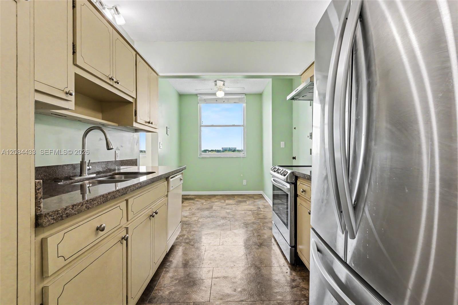 520 2 / 2 1284 sq. ft. $ 2026-09-06 0 Photo