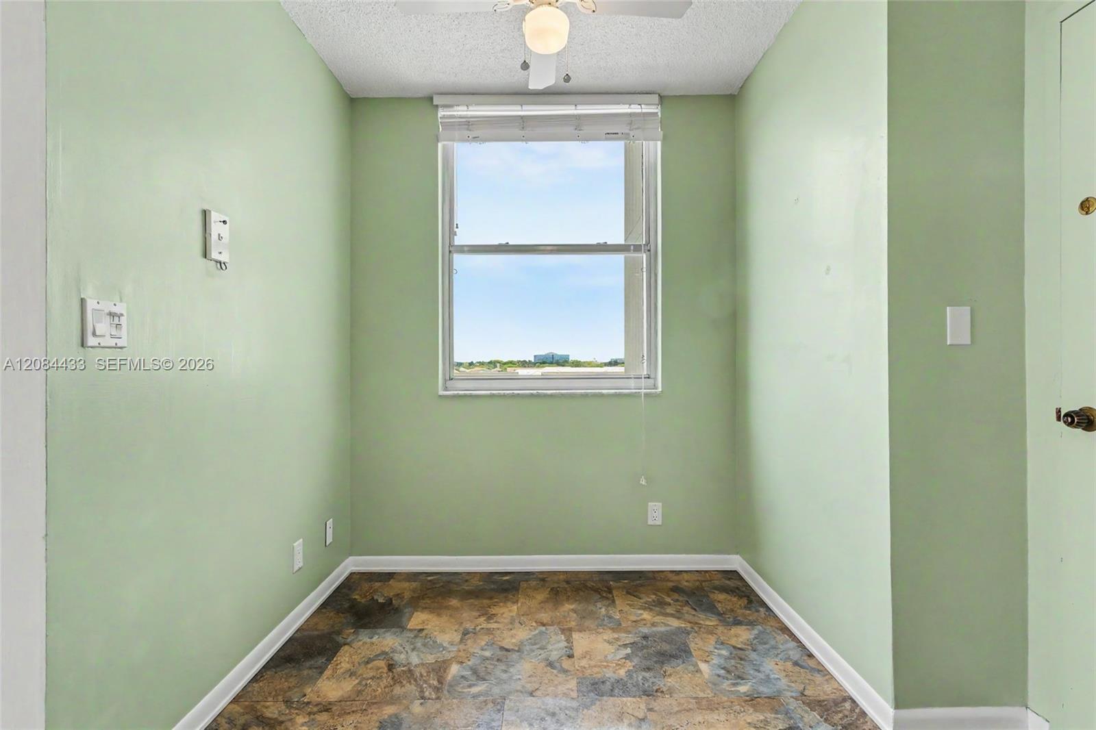 520 2 / 2 1284 sq. ft. $ 2026-09-06 0 Photo