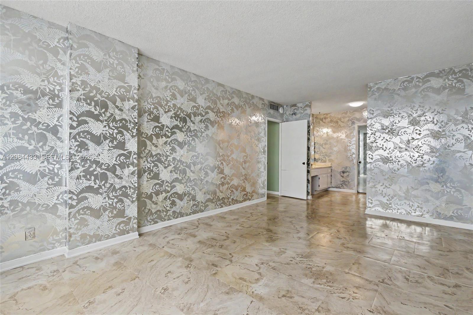520 2 / 2 1284 sq. ft. $ 2026-09-06 0 Photo