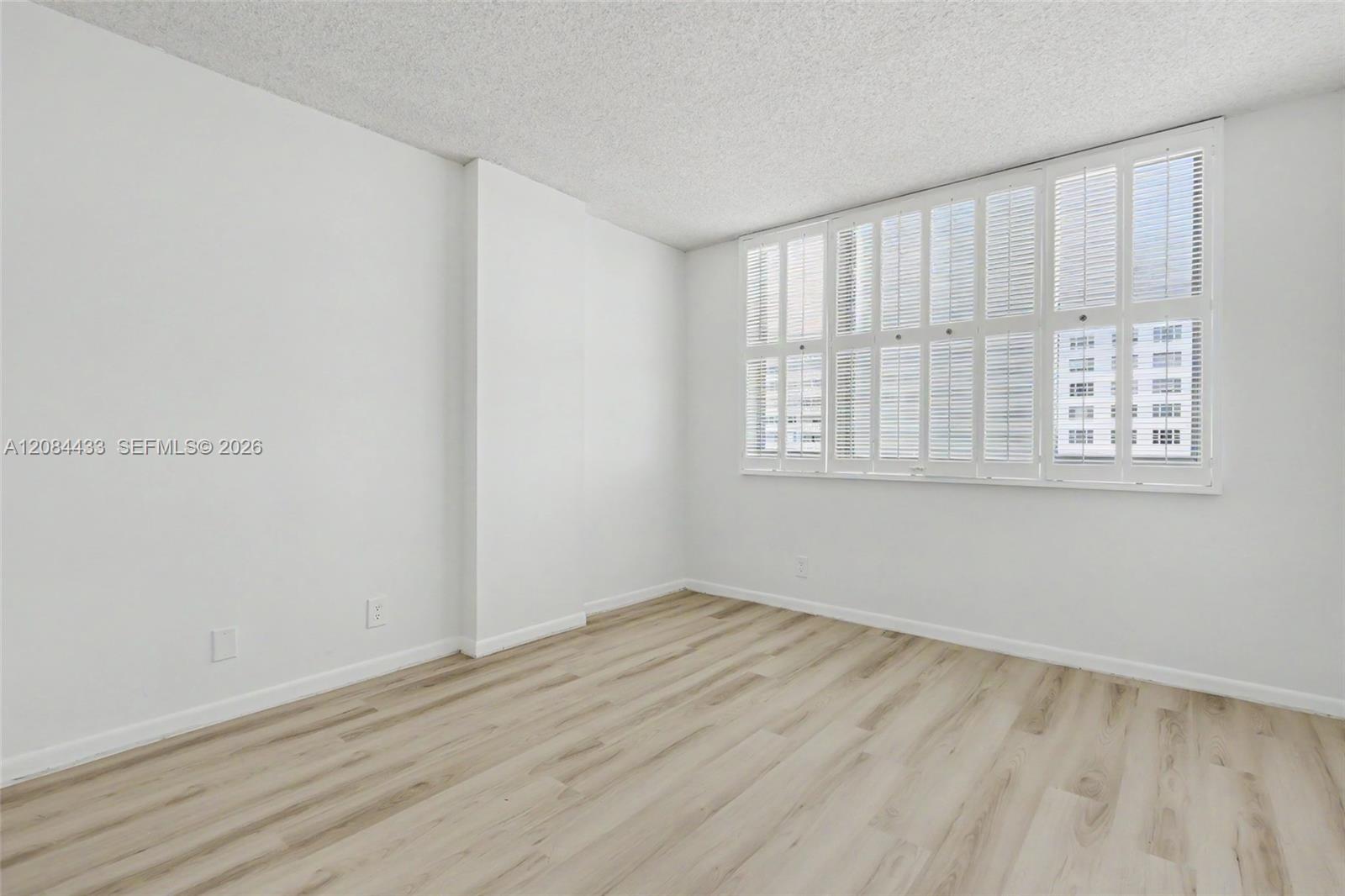 520 2 / 2 1284 sq. ft. $ 2026-09-06 0 Photo