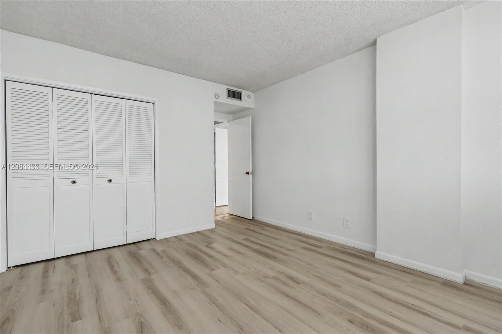 520 2 / 2 1284 sq. ft. $ 2026-09-06 0 Photo