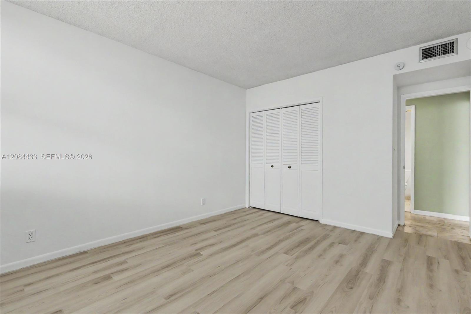 520 2 / 2 1284 sq. ft. $ 2026-09-06 0 Photo