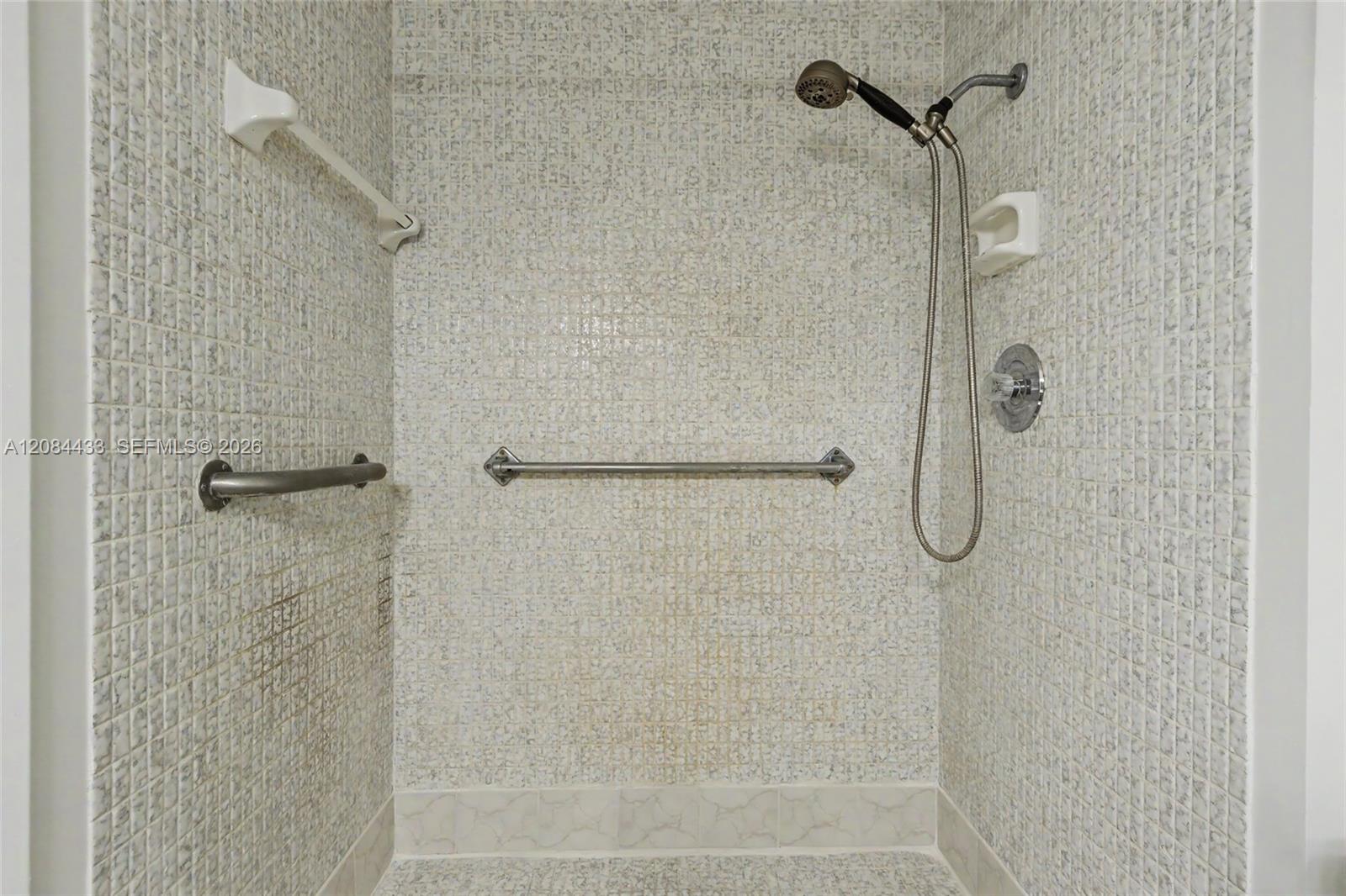 520 2 / 2 1284 sq. ft. $ 2026-09-06 0 Photo