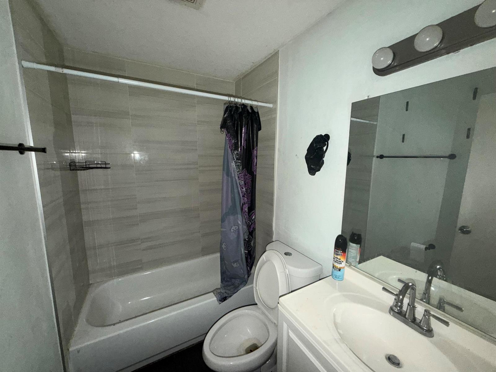 See details 2121 3 / 1 880 sq. ft. $ 2026-09-07 0 Photo