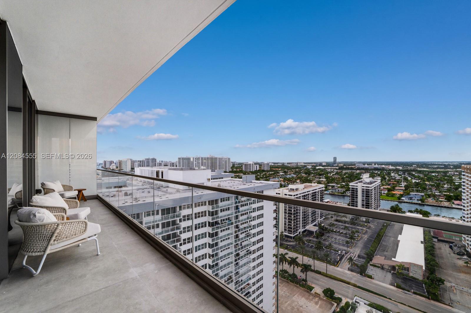 Ver detalles 22A 3 / 4 2913 sq. ft. $ 2026-09-06 0 foto