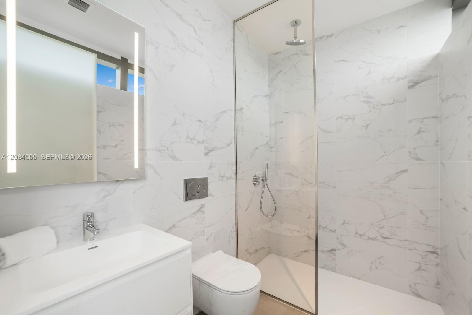Ver detalles 22A 3 / 4 2913 sq. ft. $ 2026-09-06 0 foto