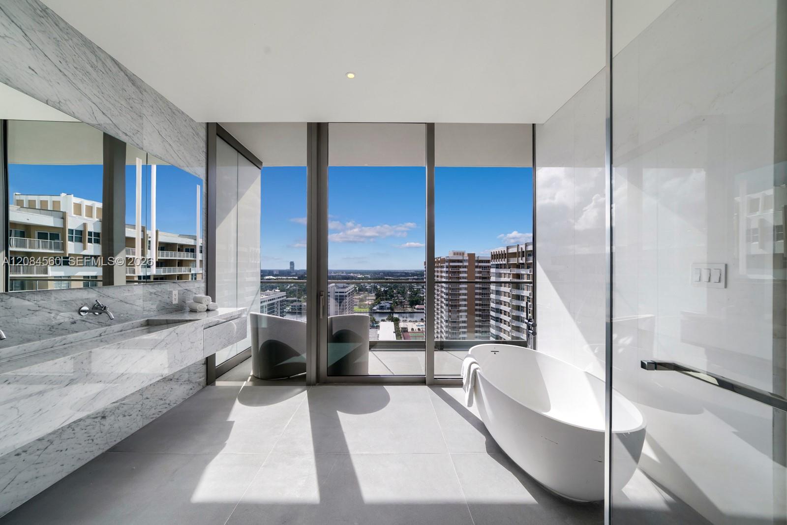 19A 3 / 4 2913 sq. ft. $ 2026-09-06 0 foto