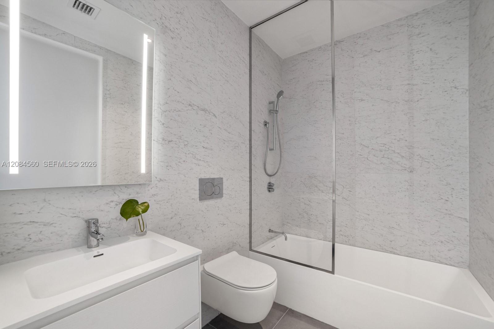 19A 3 / 4 2913 sq. ft. $ 2026-09-06 0 foto