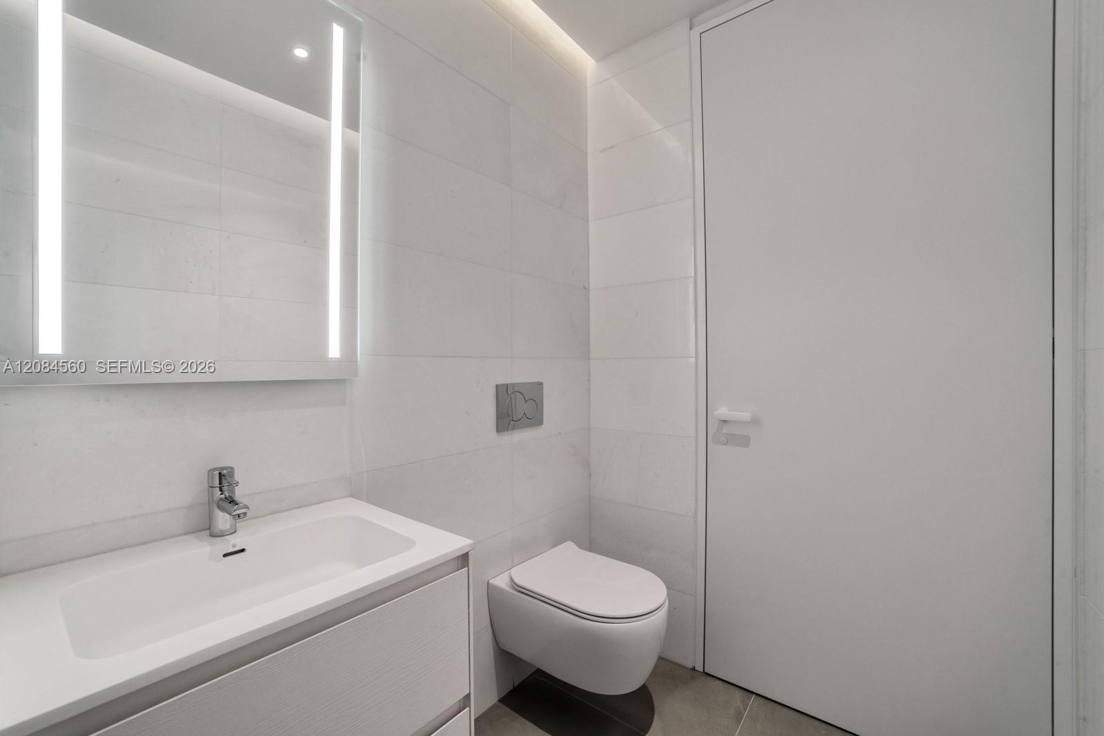 19A 3 / 4 2913 sq. ft. $ 2026-09-06 0 foto