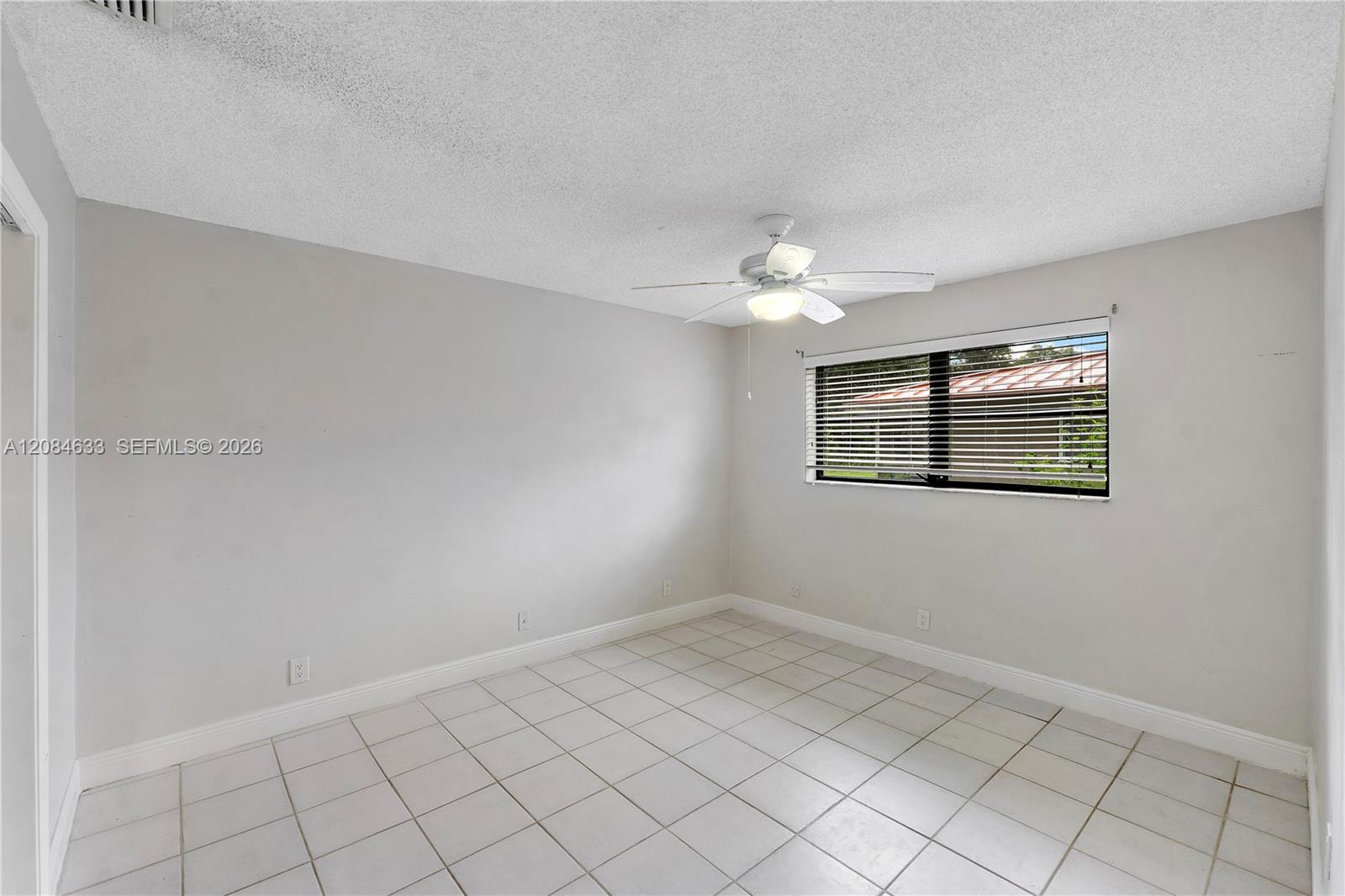 Ver detalles / 3733 sq. ft. $ 2026-09-07 0 foto