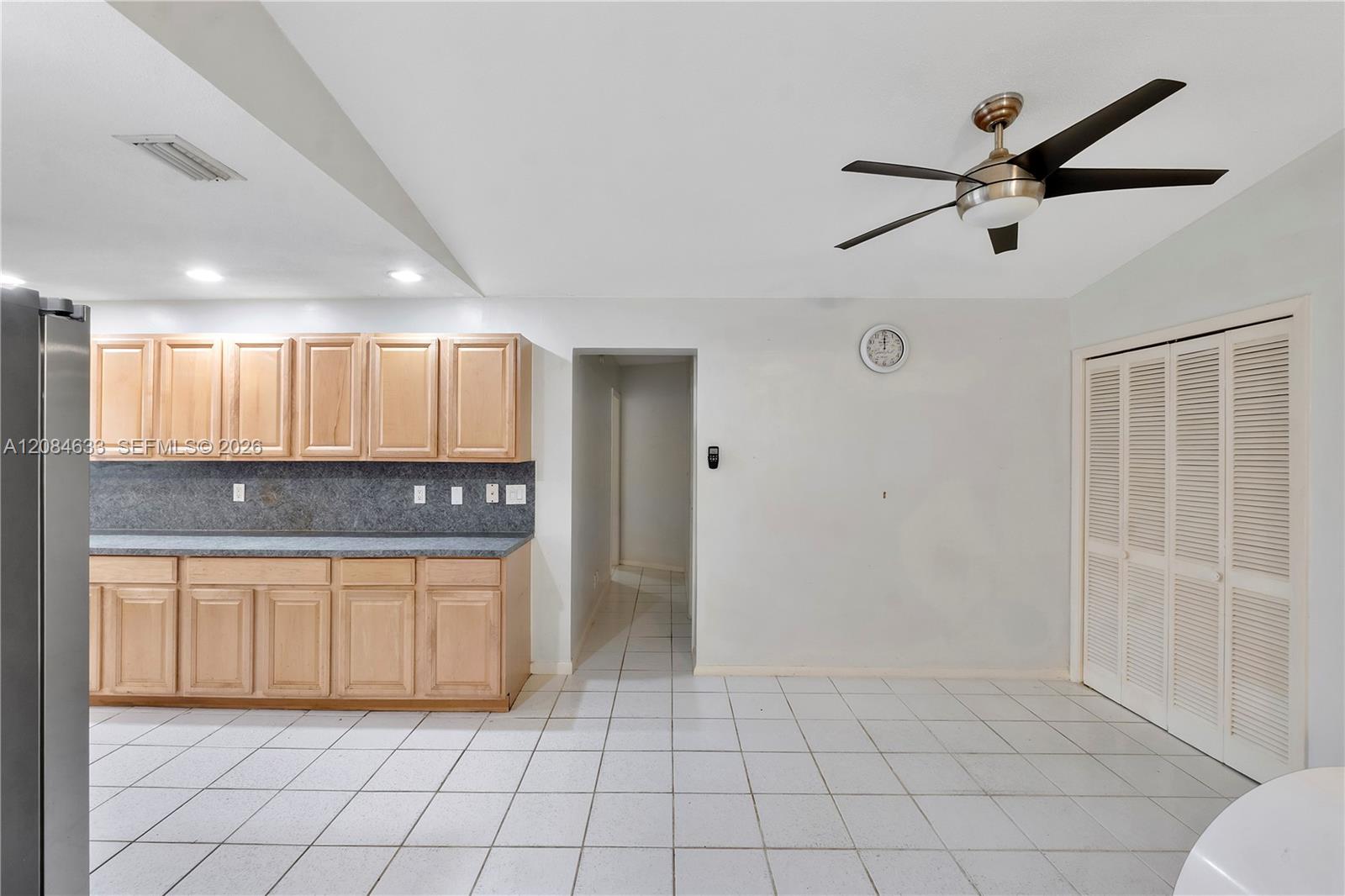 Ver detalles / 3733 sq. ft. $ 2026-09-07 0 foto