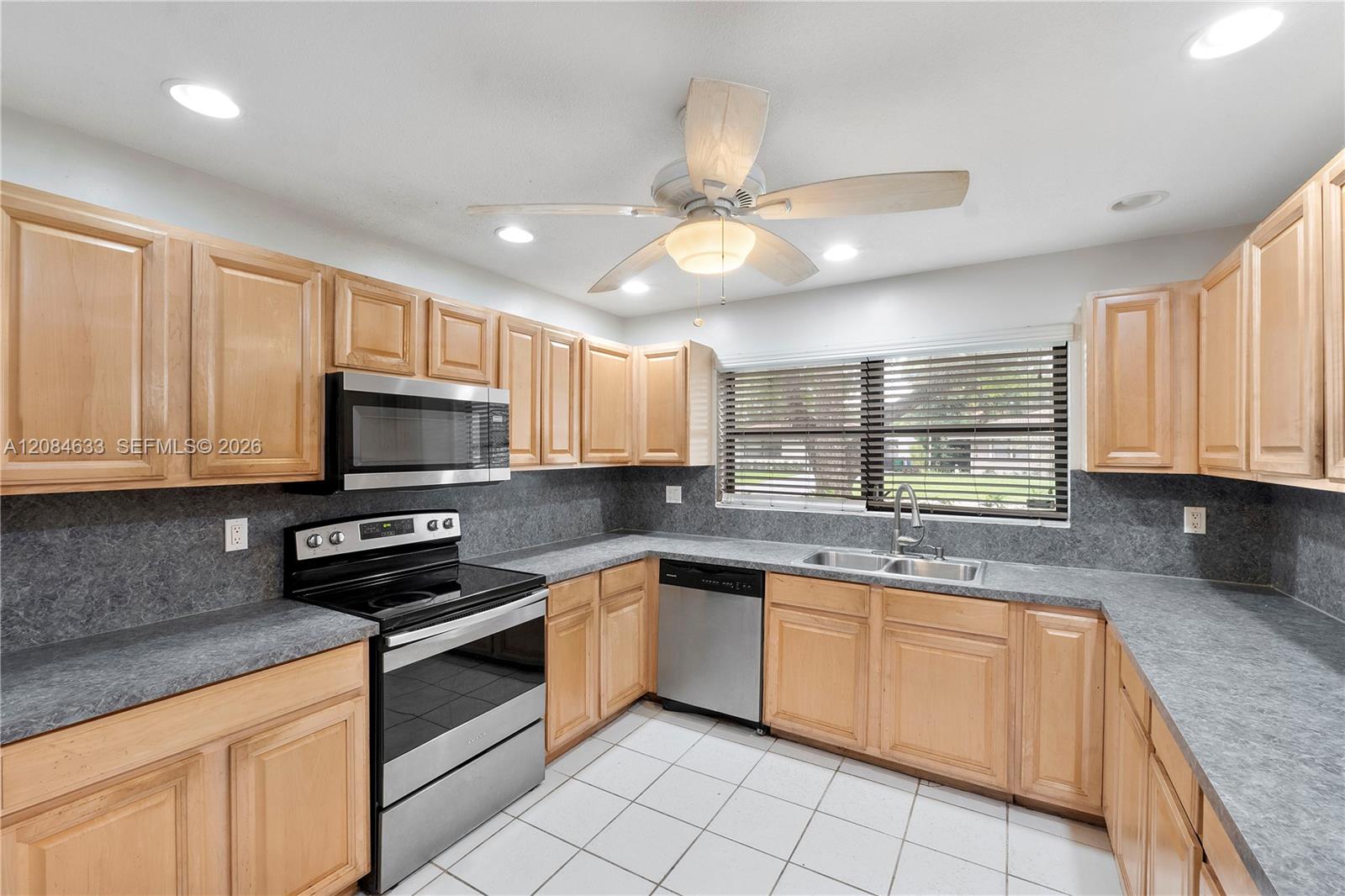 Ver detalles / 3733 sq. ft. $ 2026-09-07 0 foto