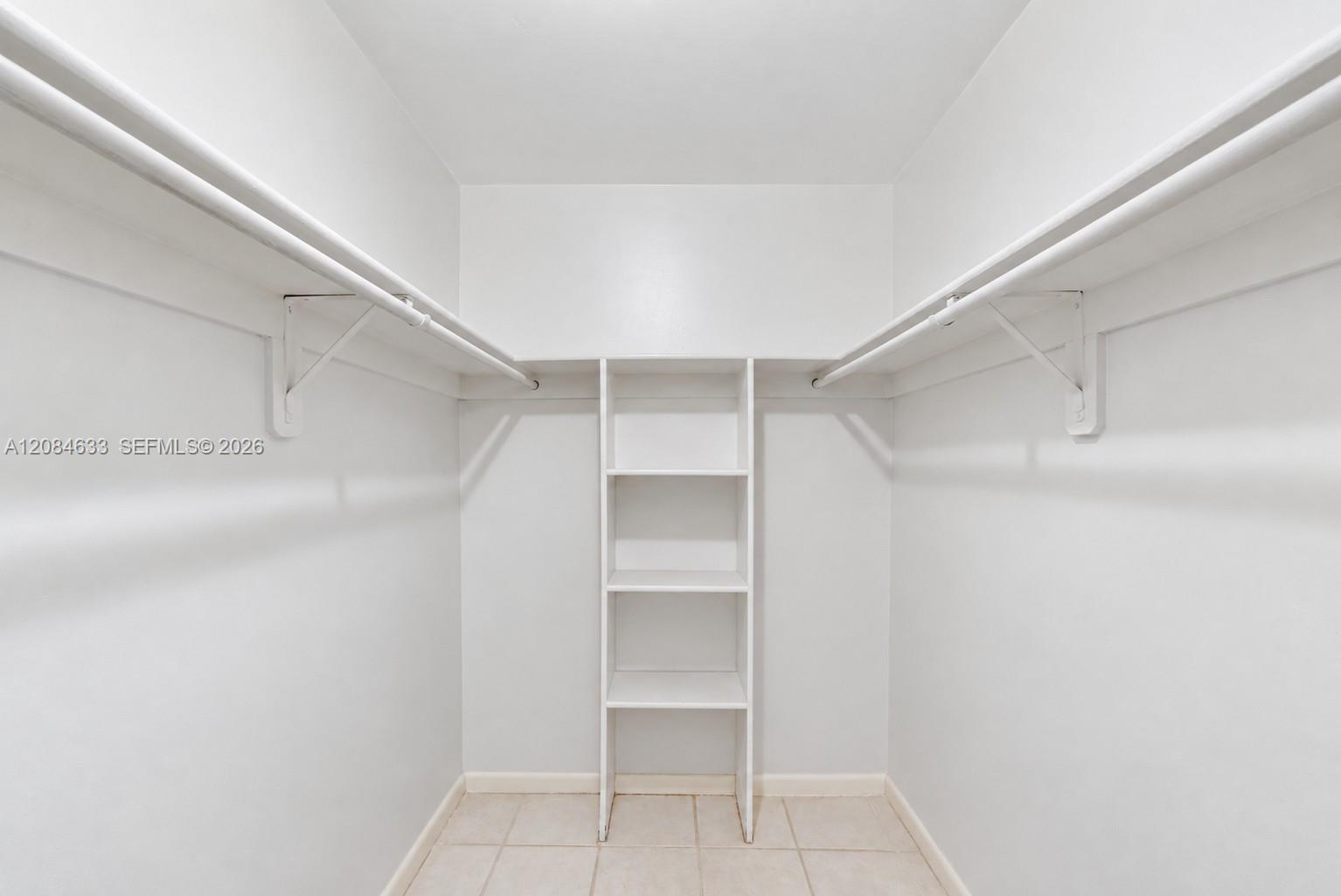 Ver detalles / 3733 sq. ft. $ 2026-09-07 0 foto