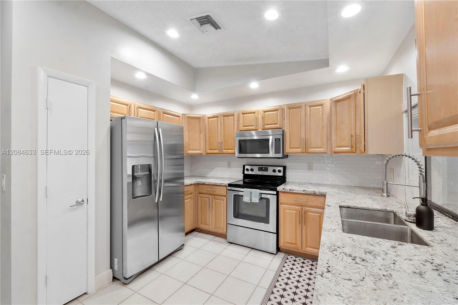 Ver detalles / 3733 sq. ft. $ 2026-09-07 0 foto