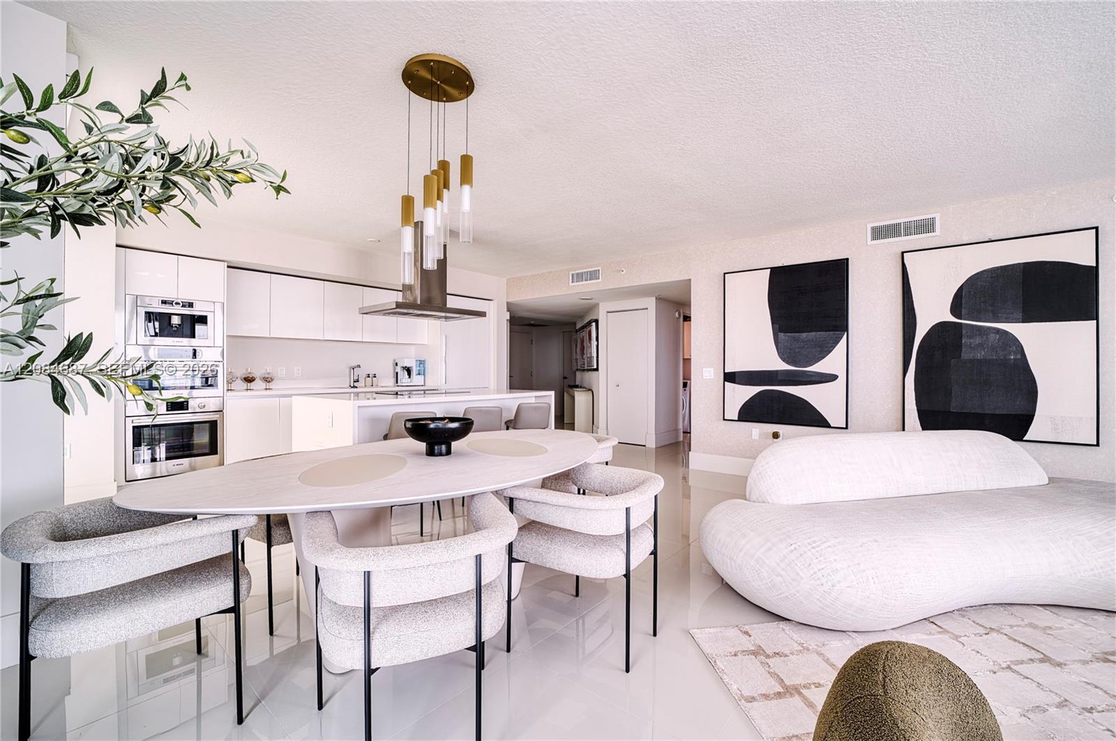See details 4-1701 3 / 4 1892 sq. ft. $ 2026-09-07 0 Photo