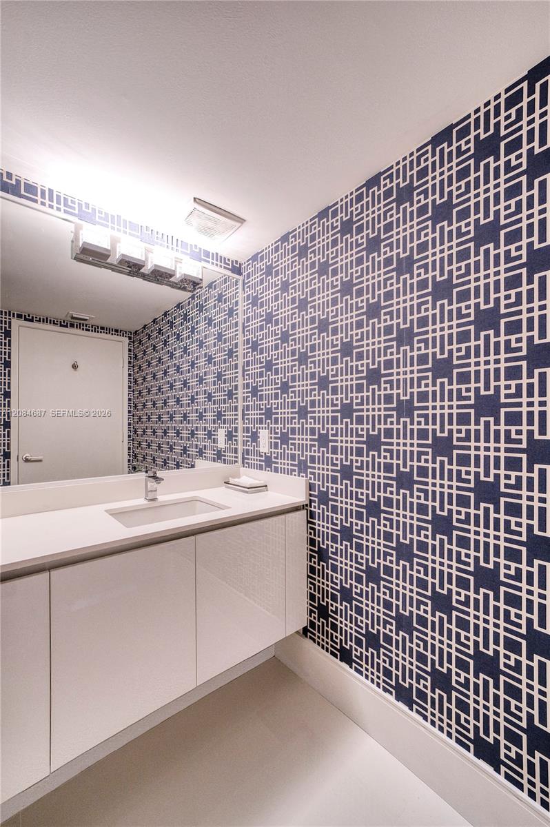 See details 4-1701 3 / 4 1892 sq. ft. $ 2026-09-07 0 Photo