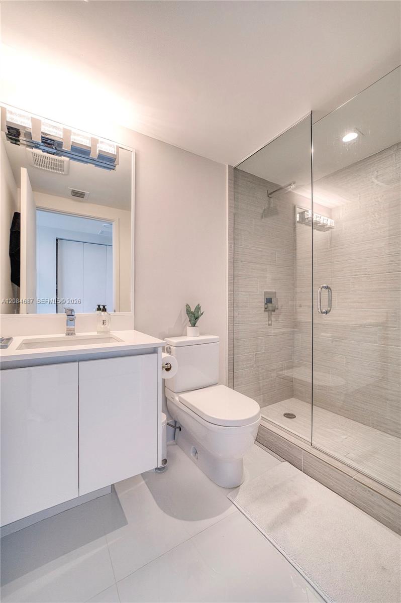 See details 4-1701 3 / 4 1892 sq. ft. $ 2026-09-07 0 Photo