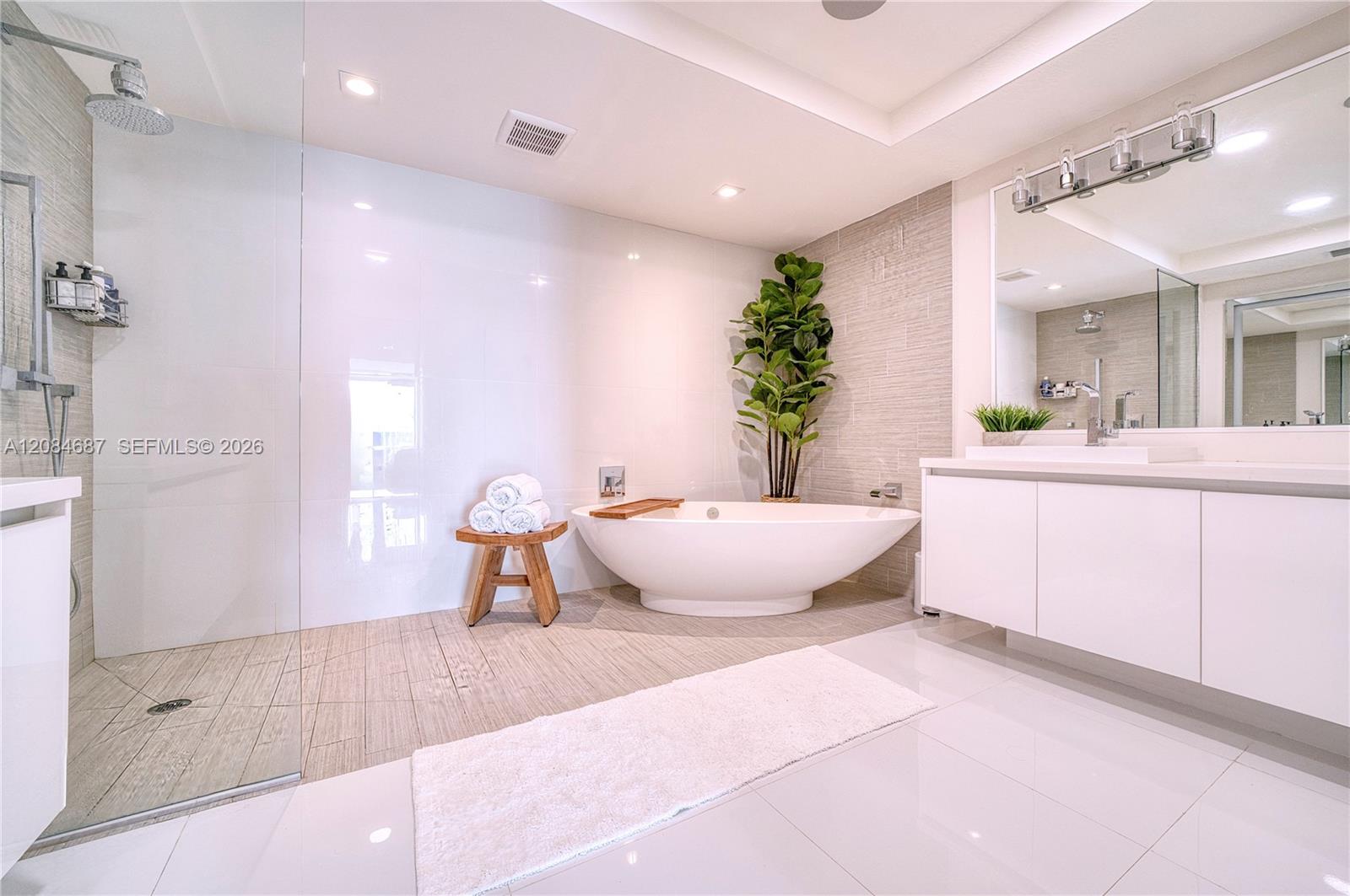 See details 4-1701 3 / 4 1892 sq. ft. $ 2026-09-07 0 Photo