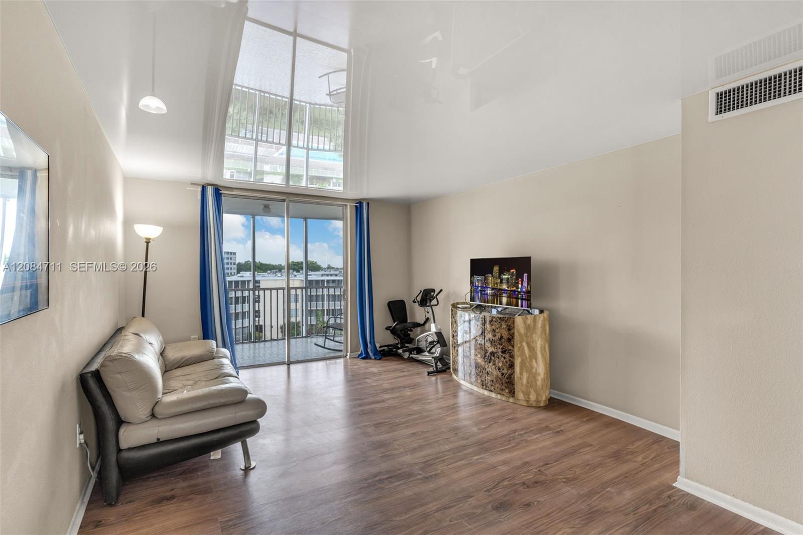 508 2 / 1 1036 sq. ft. $ 2026-09-07 0 Photo