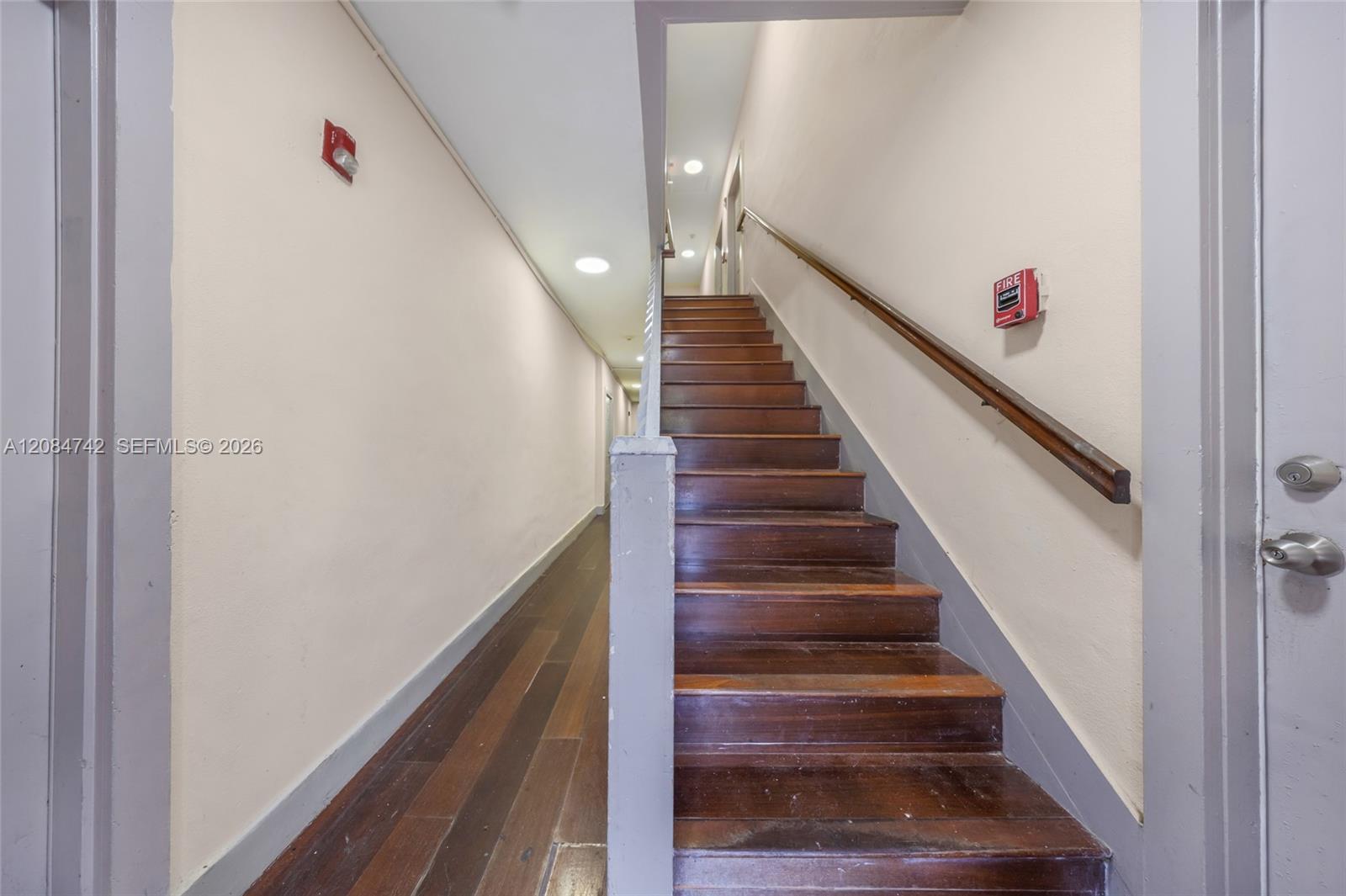   /   sq. ft. $ 2026-09-07 0 foto