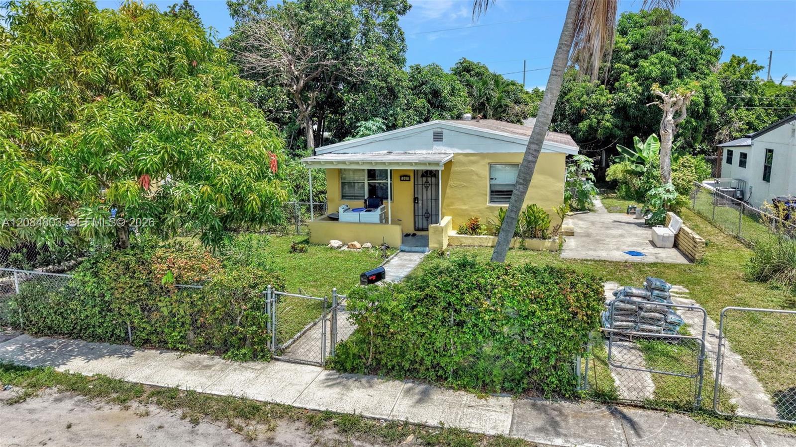 15601 3 / 2 1125 sq. ft. $ 2026-09-07 0 foto