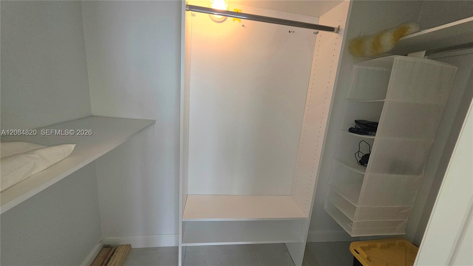 See details 10N 1 / 2 870 sq. ft. $ 2026-09-07 0 Photo