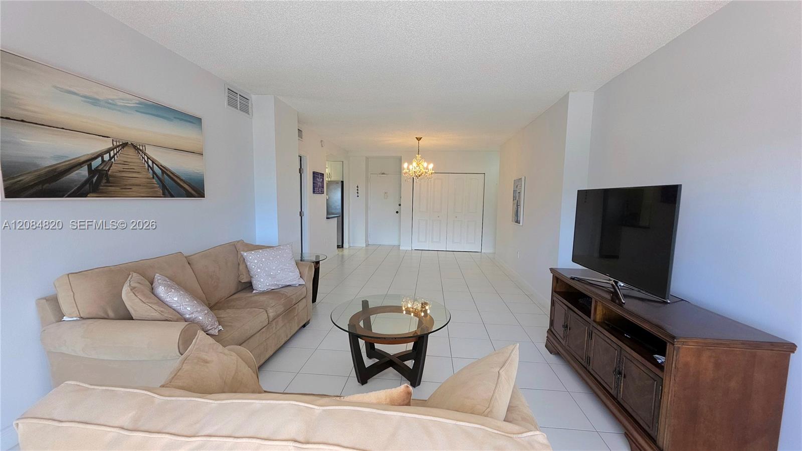 See details 10N 1 / 2 870 sq. ft. $ 2026-09-07 0 Photo