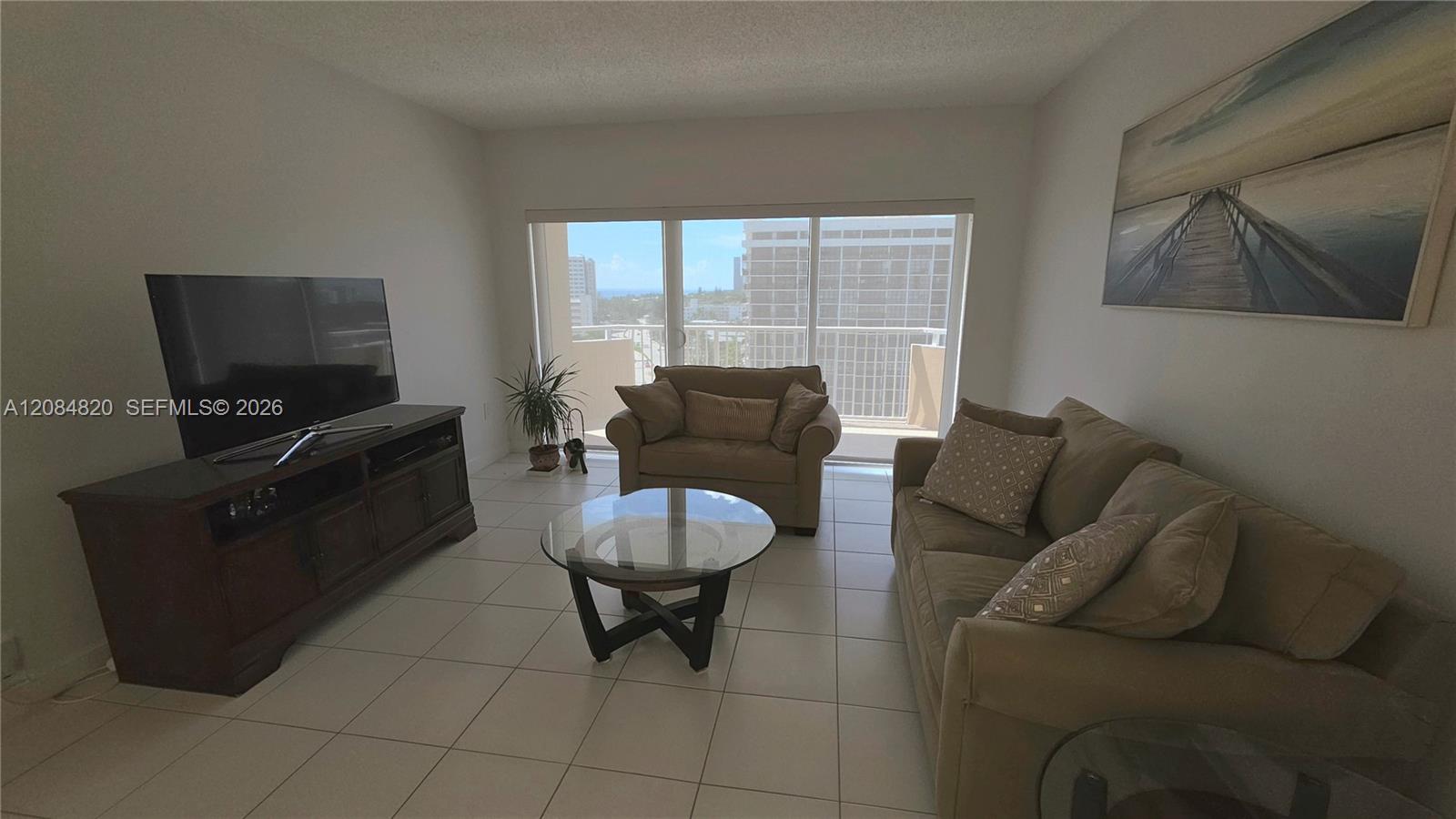 See details 10N 1 / 2 870 sq. ft. $ 2026-09-07 0 Photo