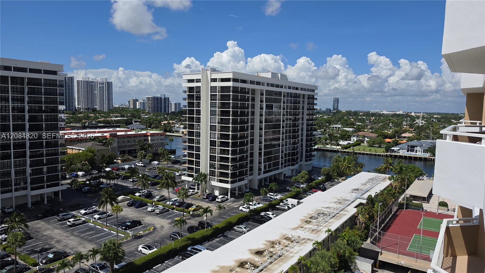 See details 10N 1 / 2 870 sq. ft. $ 2026-09-07 0 Photo