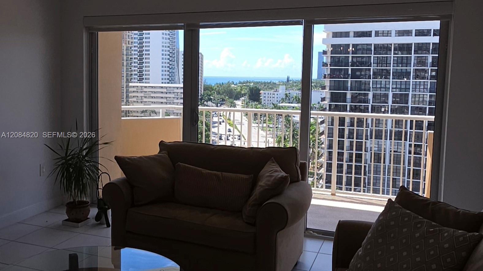 See details 10N 1 / 2 870 sq. ft. $ 2026-09-07 0 Photo