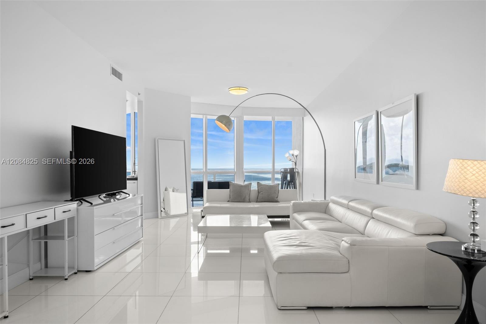 See details 4709 2 / 3 1722 sq. ft. $ 2026-09-07 0 Photo