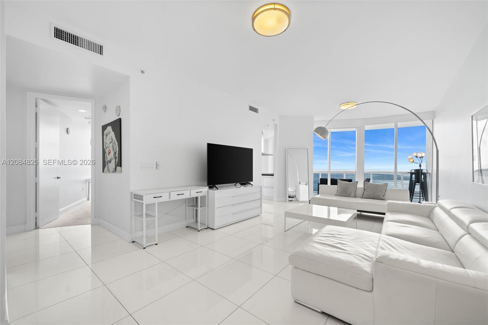 See details 4709 2 / 3 1722 sq. ft. $ 2026-09-07 0 Photo