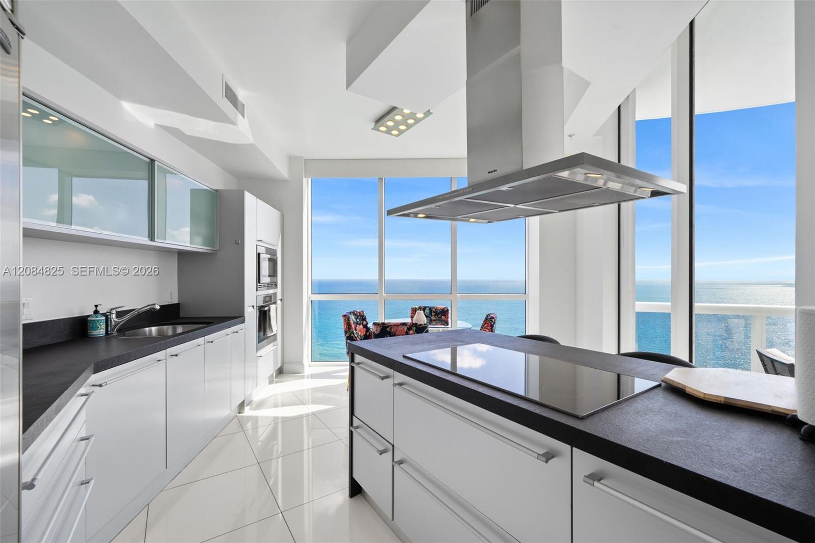 See details 4709 2 / 3 1722 sq. ft. $ 2026-09-07 0 Photo