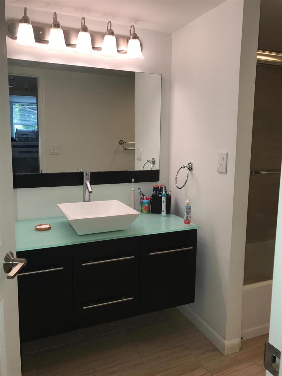 See details L18 2 / 2 1240 sq. ft. $ 2026-09-08 0 Photo
