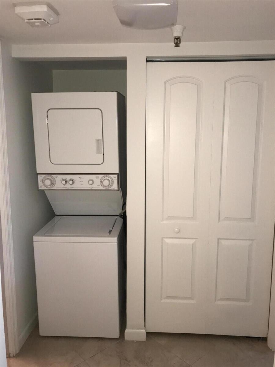 See details L18 2 / 2 1240 sq. ft. $ 2026-09-08 0 Photo