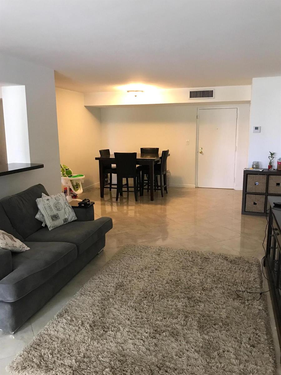 See details L18 2 / 2 1240 sq. ft. $ 2026-09-08 0 Photo
